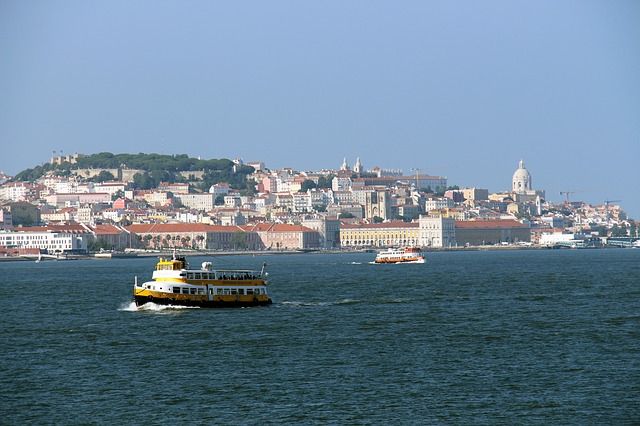 Лиссабон-Люкс с круизом по реке Тежу